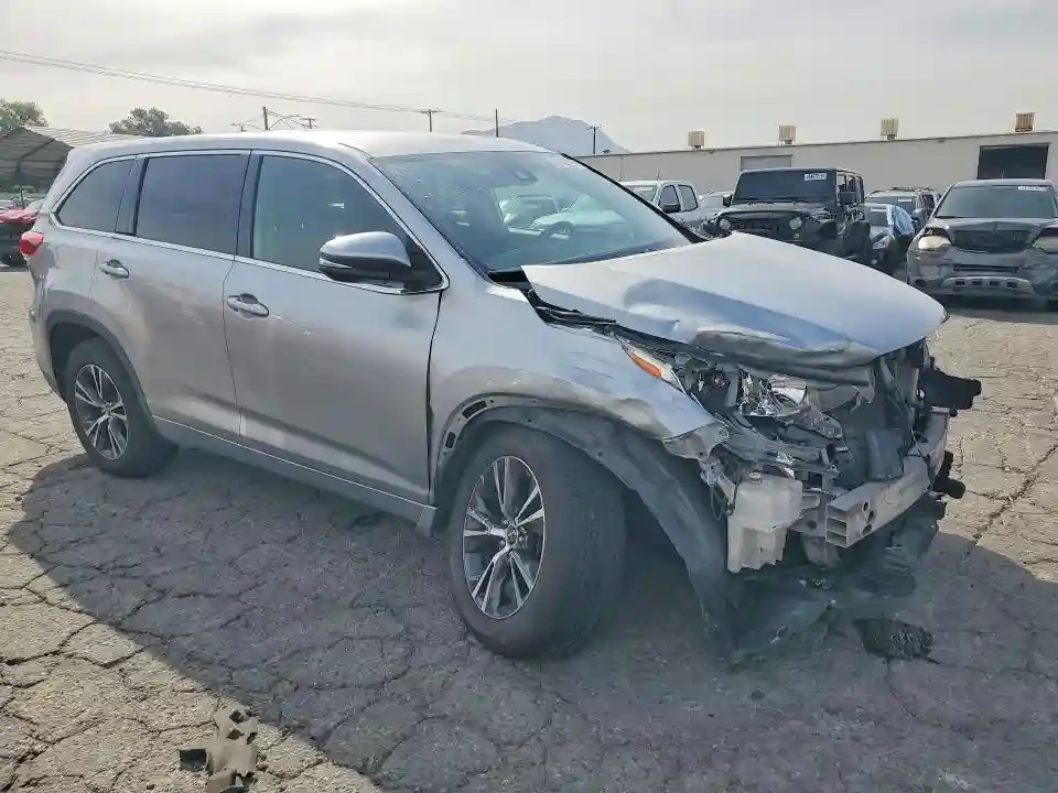 5TDZARFH5JS034892 2018 TOYOTA HIGHLANDER-3