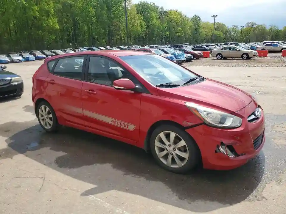 KMHCU5AE5DU069351 2013 HYUNDAI ACCENT-3