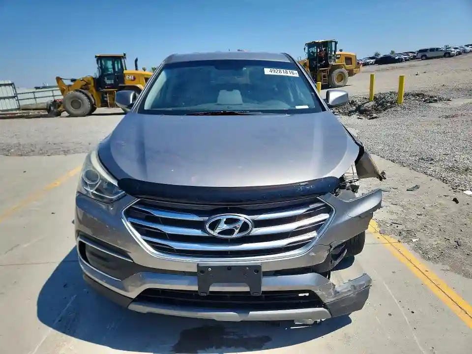 5NMZTDLB8JH082810 2018 HYUNDAI SANTA FE-4