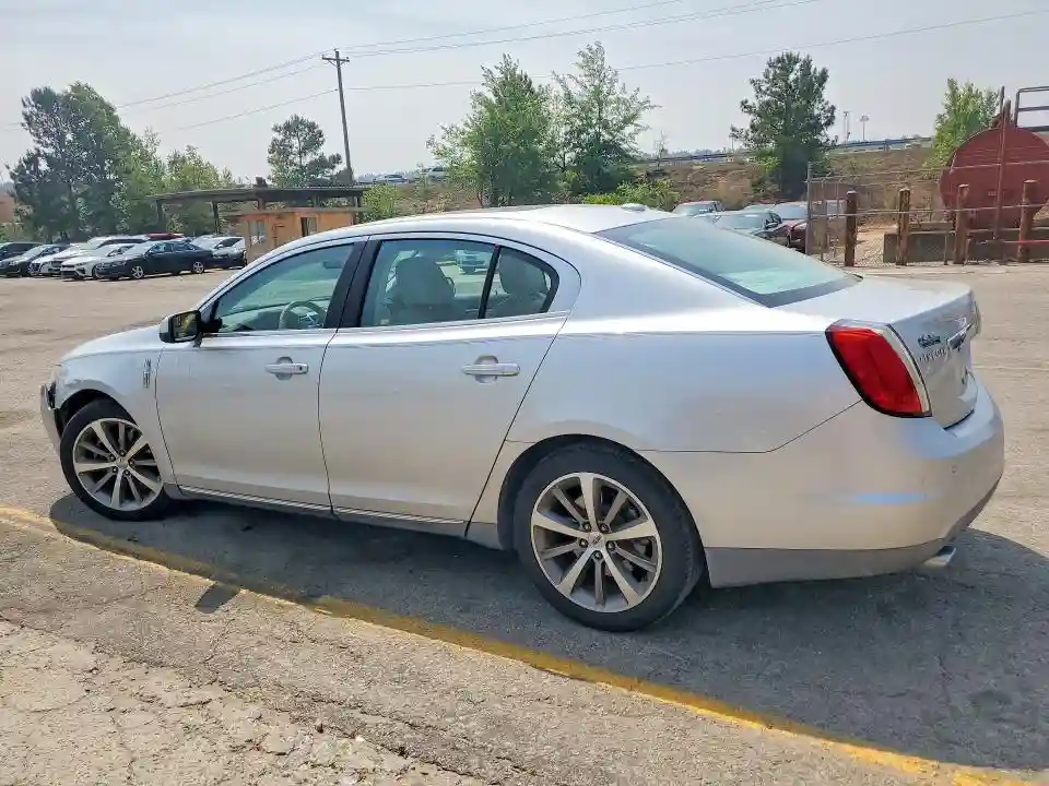 1LNHL9ER5AG610647 2010 LINCOLN MKS-1
