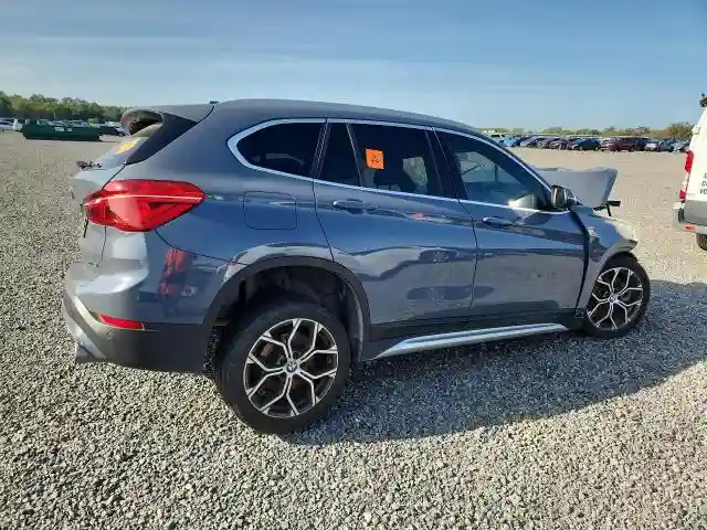 WBXJG7C02M5T37799 2021 BMW X1-2
