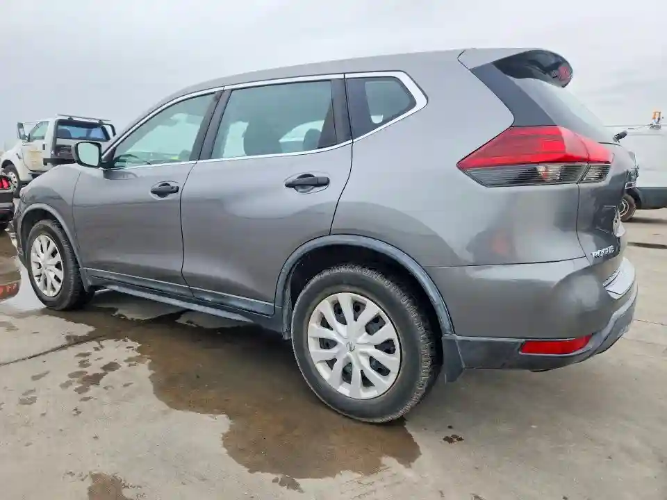 KNMAT2MV2JP546479 2018 NISSAN ROGUE-1