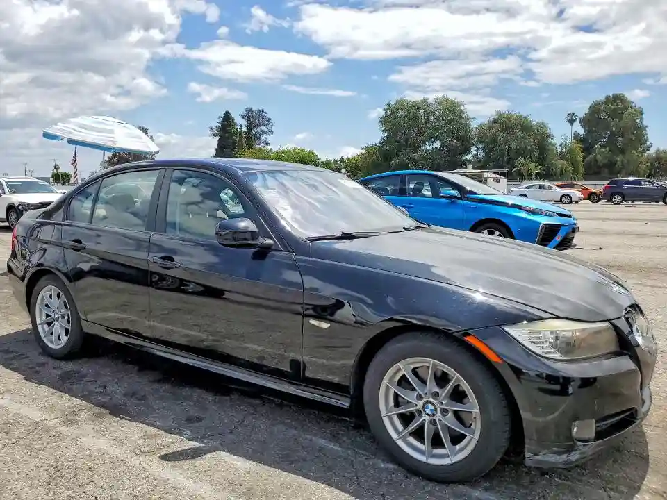 WBAPH7G51ANM51148 2010 BMW 3 SERIES-3