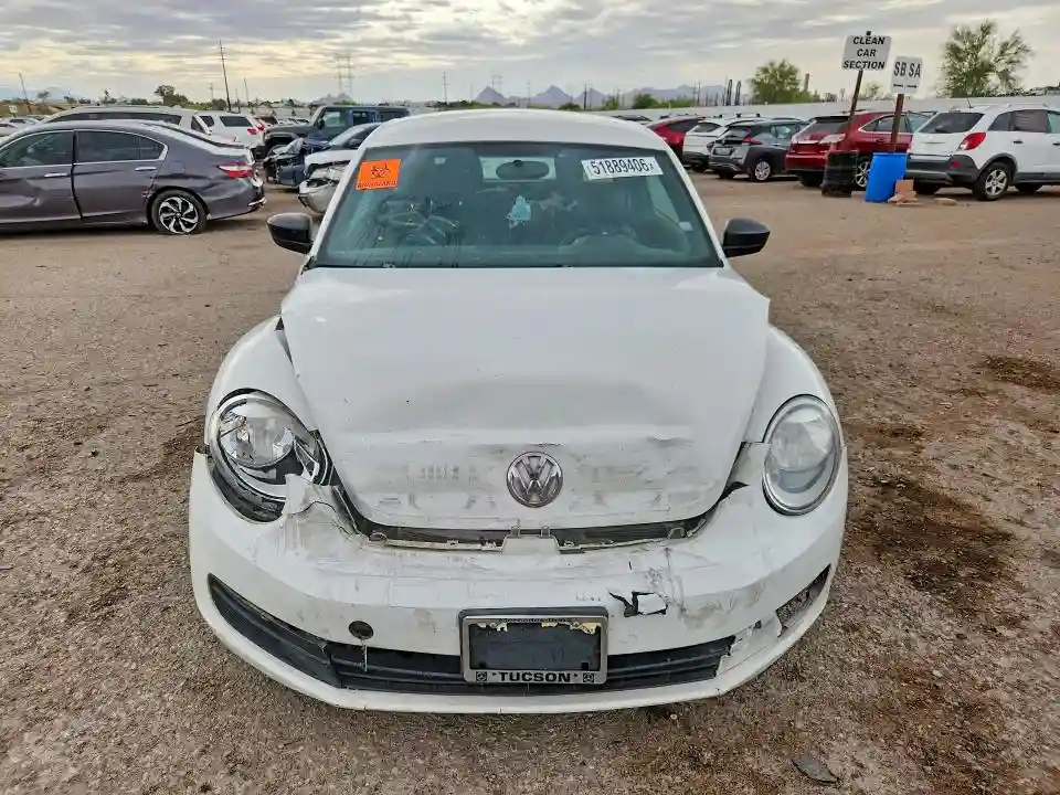 3VWF17AT6EM642779 2014 VOLKSWAGEN BEETLE-4