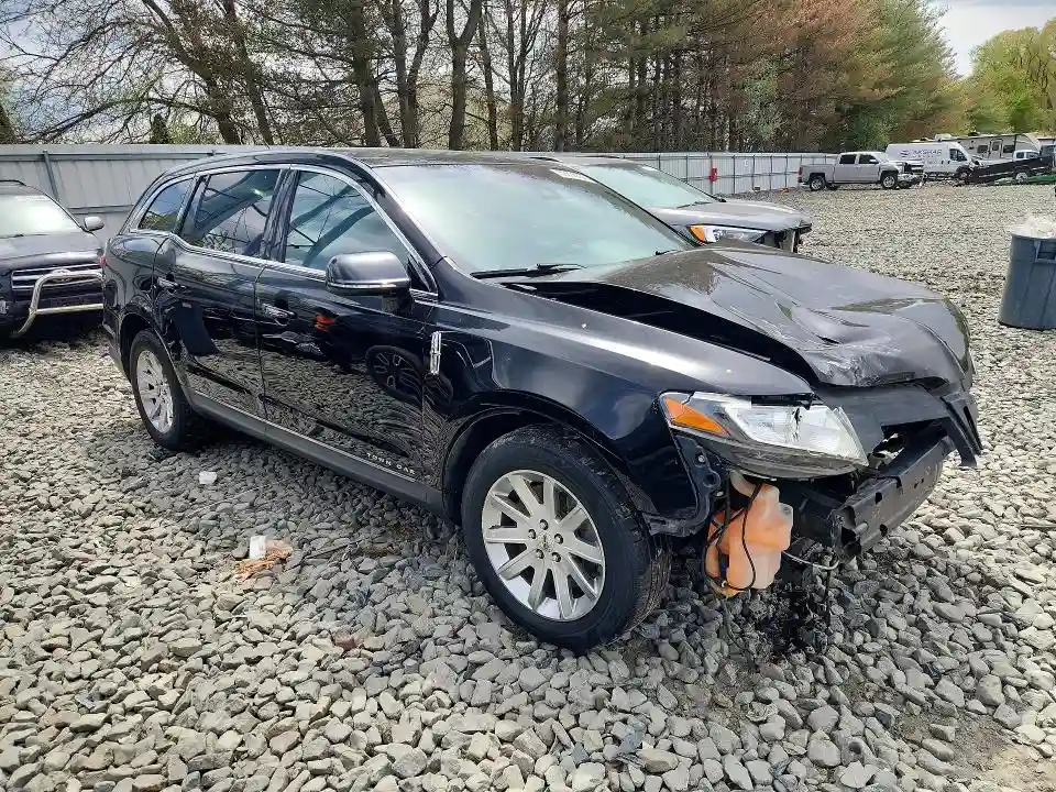 2LMHJ5NK5JBL01869 2018 LINCOLN MKT-3