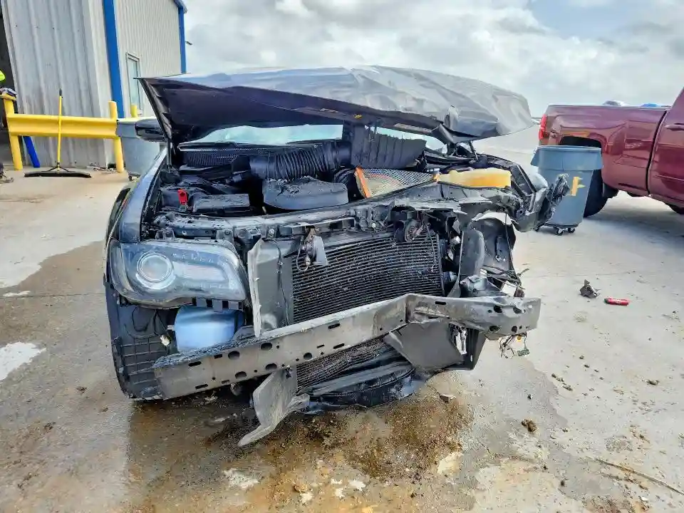 2C3CCAAG0MH673432 2021 CHRYSLER 300-4