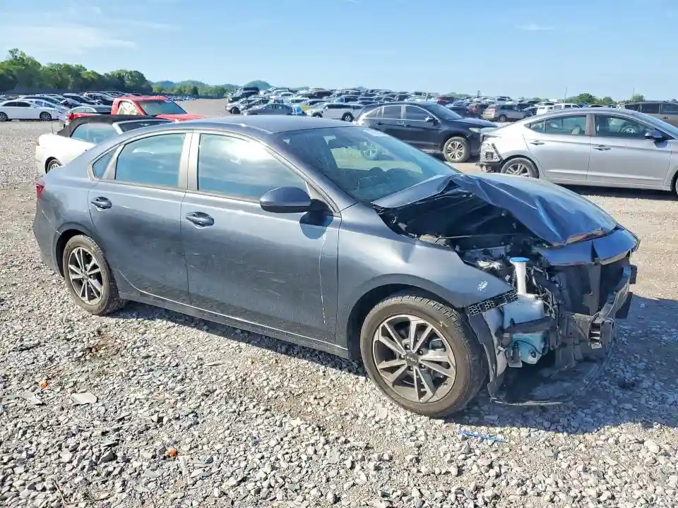 3KPF24AD2PE649135 2023 KIA FORTE-3