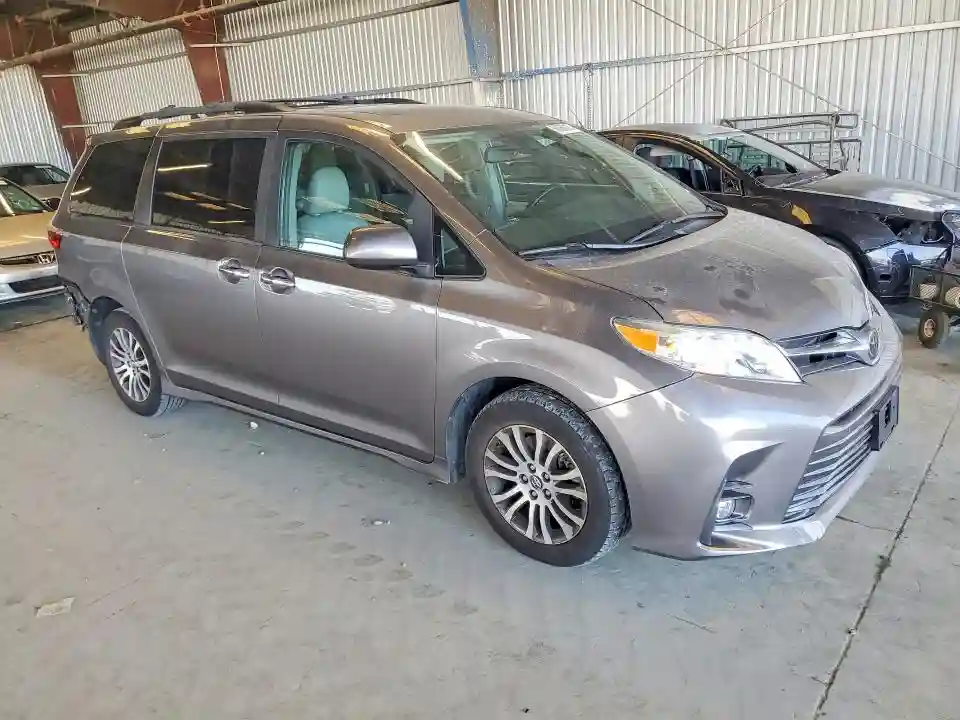 5TDYZ3DC6JS941028 2018 TOYOTA SIENNA-3
