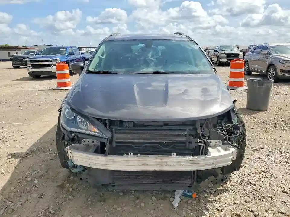2C4RC1EG2HR531003 2017 CHRYSLER PACIFICA-4