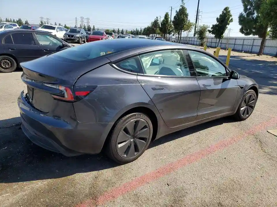 5YJ3E1EA8SF887745 2025 TESLA MODEL 3-2