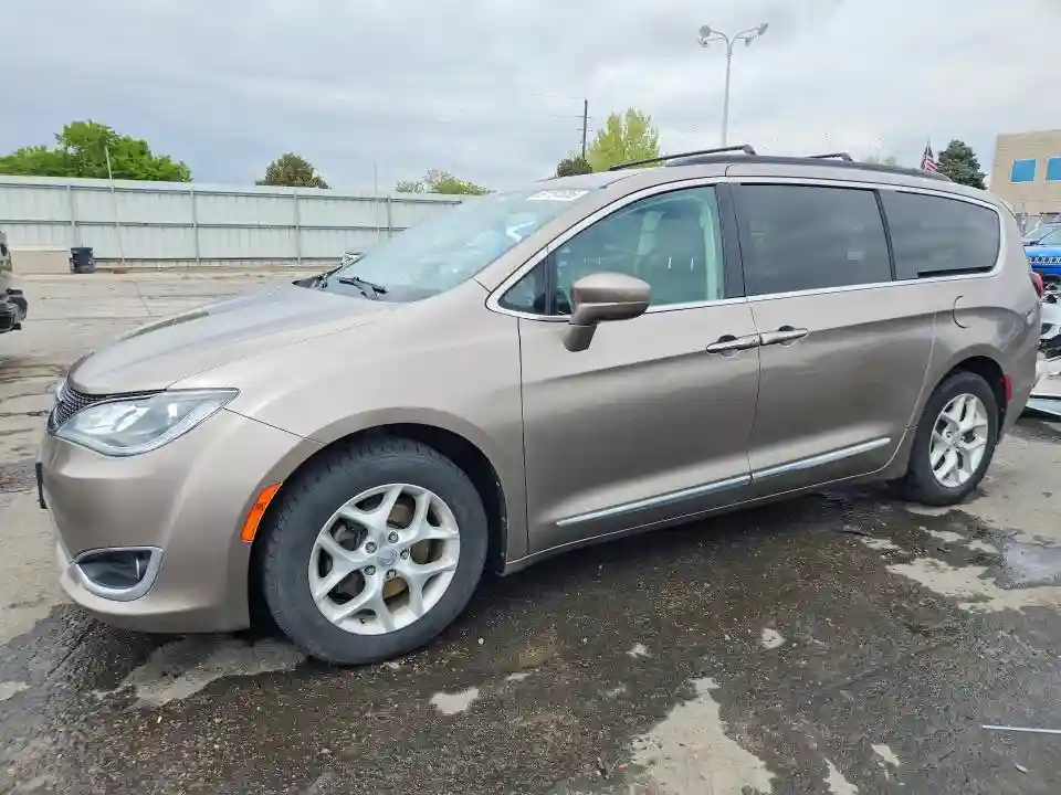 2C4RC1BG5HR809557 2017 CHRYSLER PACIFICA-0