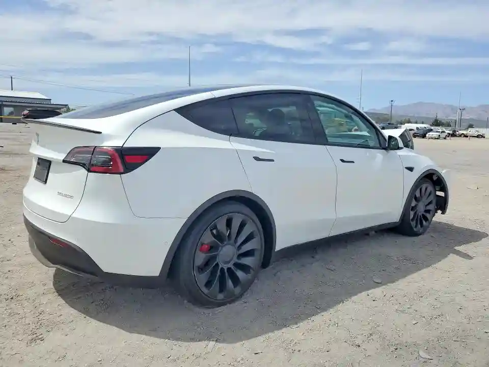7SAYGDEF4NF522368 2022 TESLA MODEL Y-2