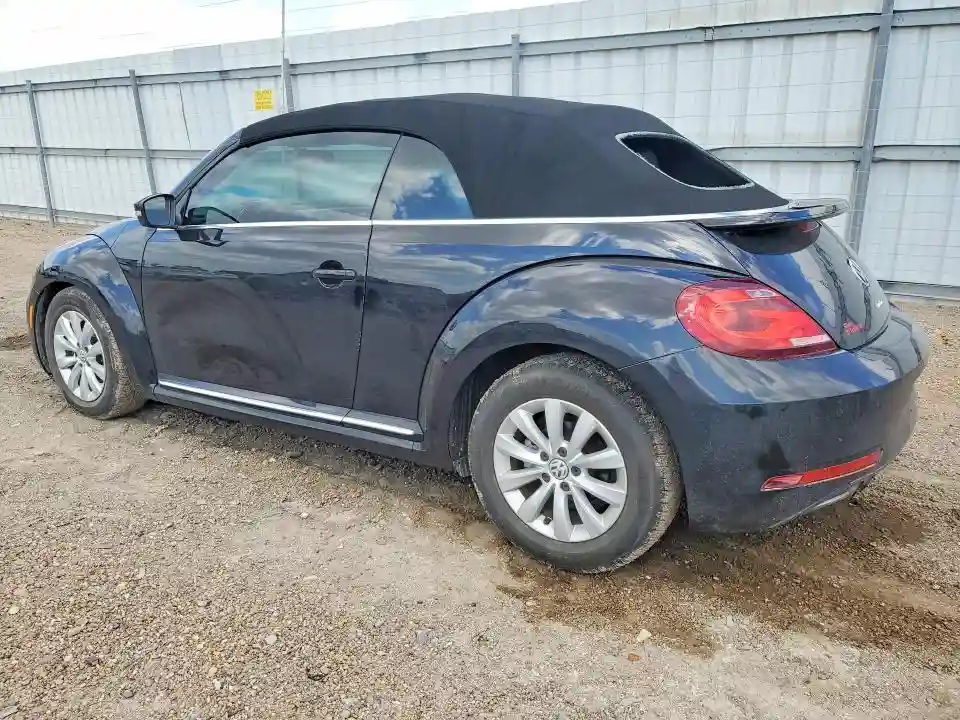 3VW5DAAT9JM515132 2018 VOLKSWAGEN BEETLE-1