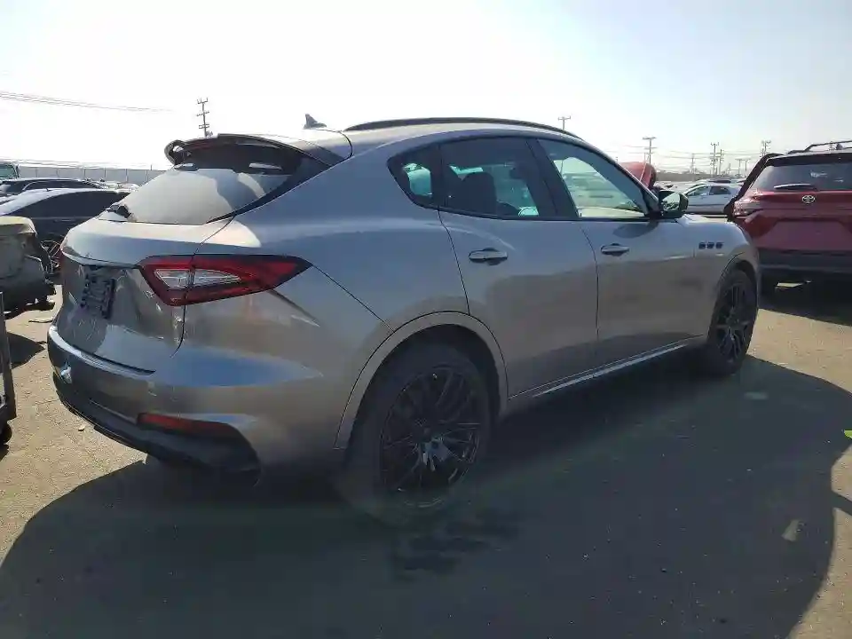 ZN661YUS0KX323555 2019 MASERATI LEVANTE-2