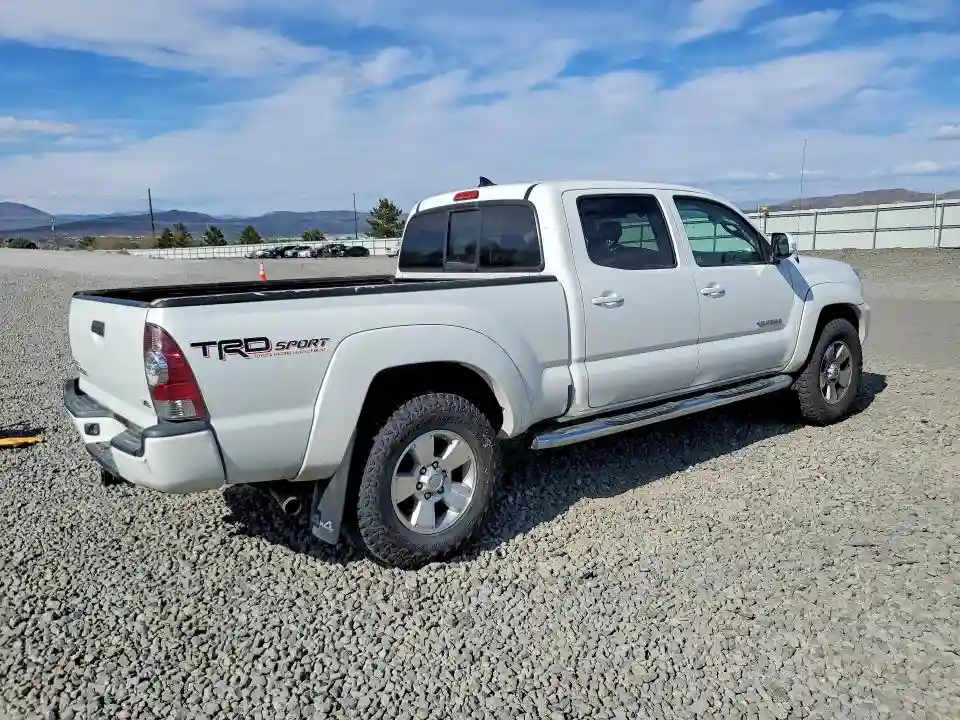 3TMMU4FN5FM082135 2015 TOYOTA TACOMA-2