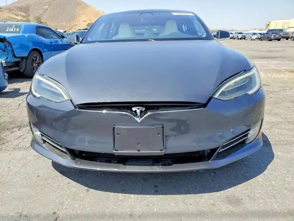 5YJSA1E12HF231301 2017 TESLA MODEL S-4