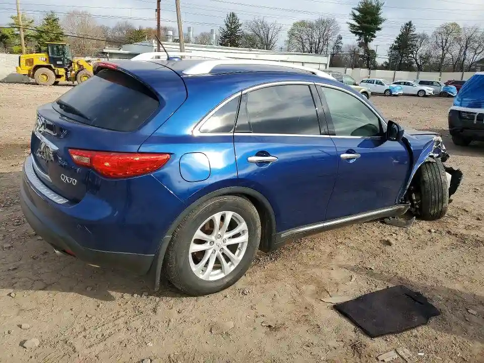 JN8CS1MW9GM752542 2016 INFINITI QX70-2