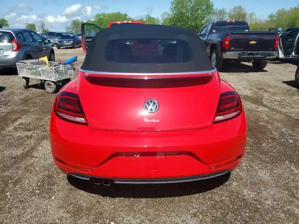 3VW5DAAT5JM505598 2018 VOLKSWAGEN BEETLE-5