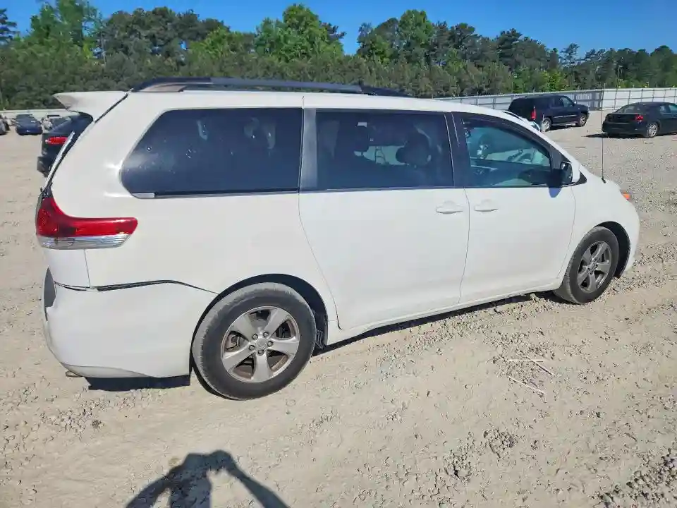 5TDKK3DC7ES434588 2014 TOYOTA SIENNA-2