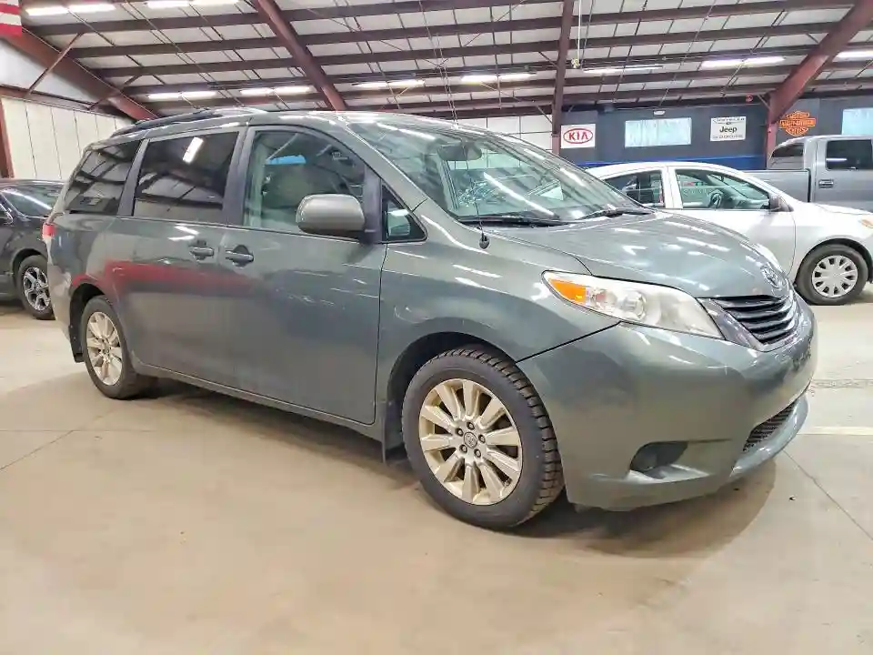 5TDJK3DC0ES090467 2014 TOYOTA SIENNA-3