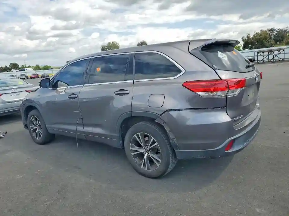 5TDZARFHXJS036430 2018 TOYOTA HIGHLANDER-1