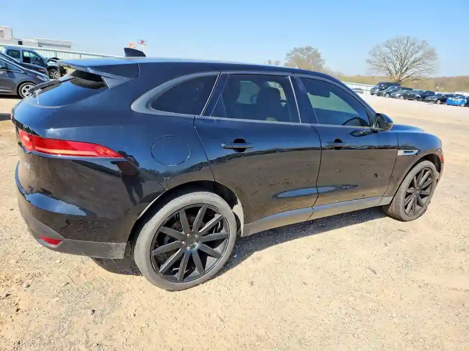 SADCJ2BV0HA047229 2017 JAGUAR F-PACE-2