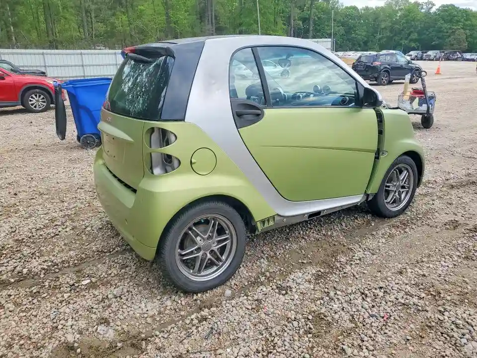 WMEEJ3BA8BK431995 2011 SMART FORTWO-2