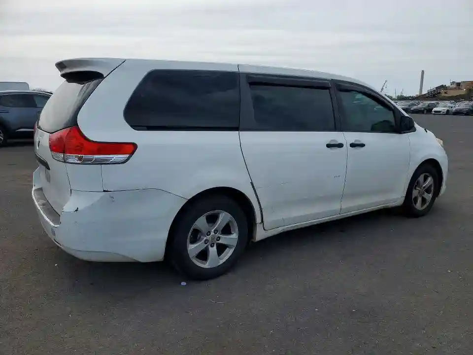 5TDZK3DC7DS301262 2013 TOYOTA SIENNA-2