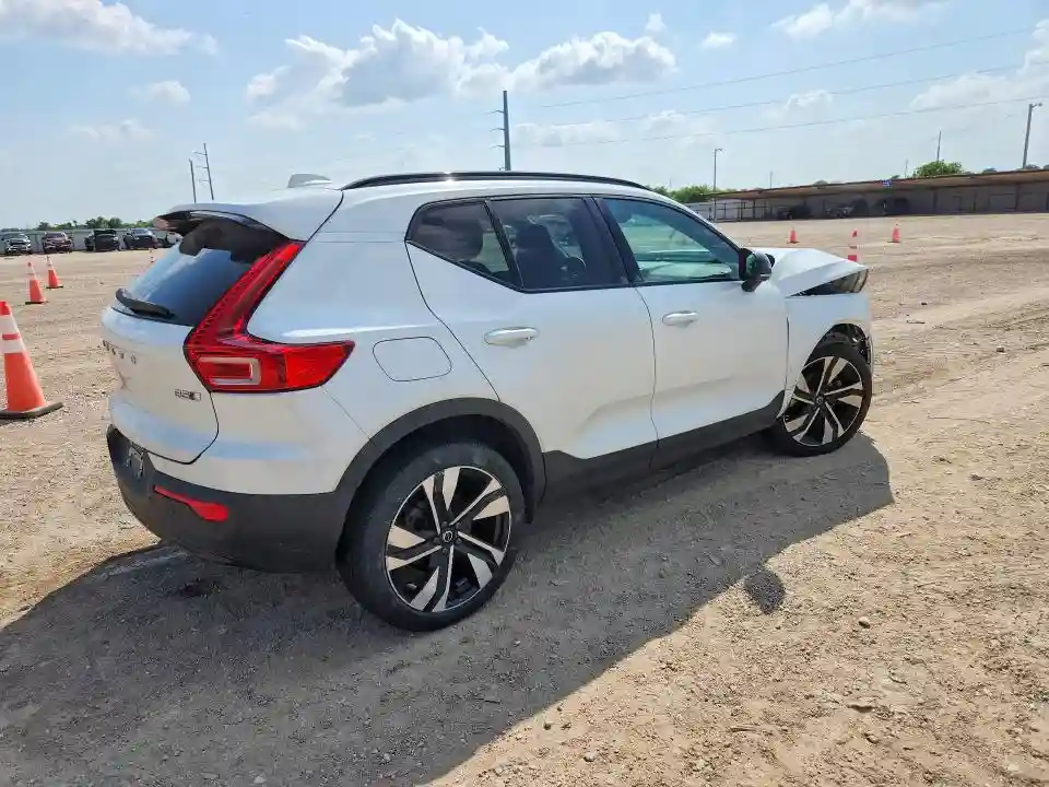 YV4L12UX2P2977293 2023 VOLVO XC40-2