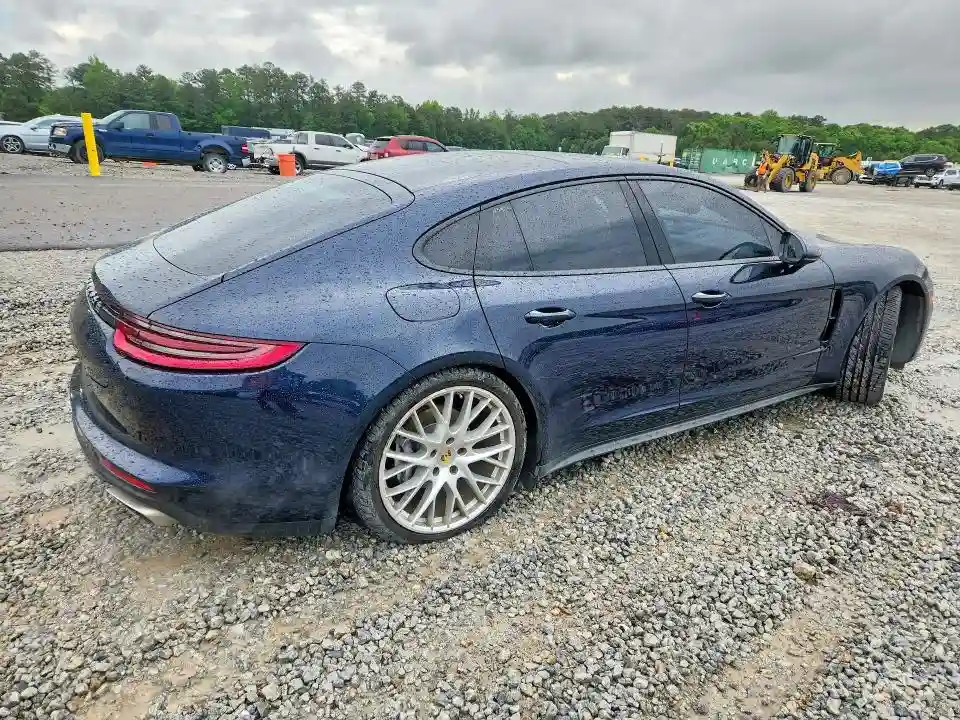 WP0AA2A78HL102276 2017 PORSCHE PANAMERA-2