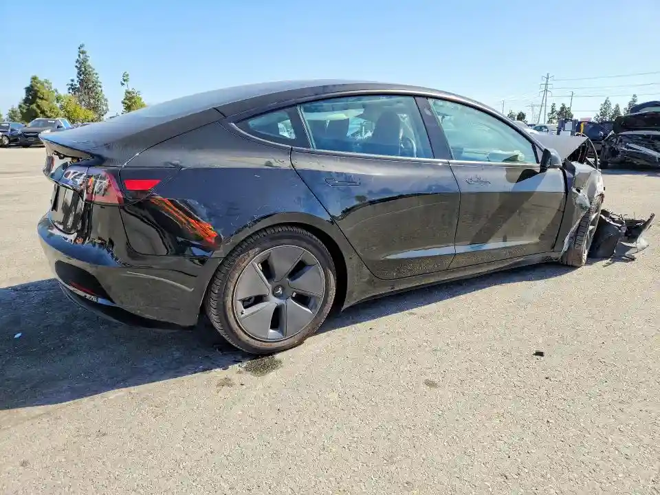 5YJ3E1EA8PF612030 2023 TESLA MODEL 3-2
