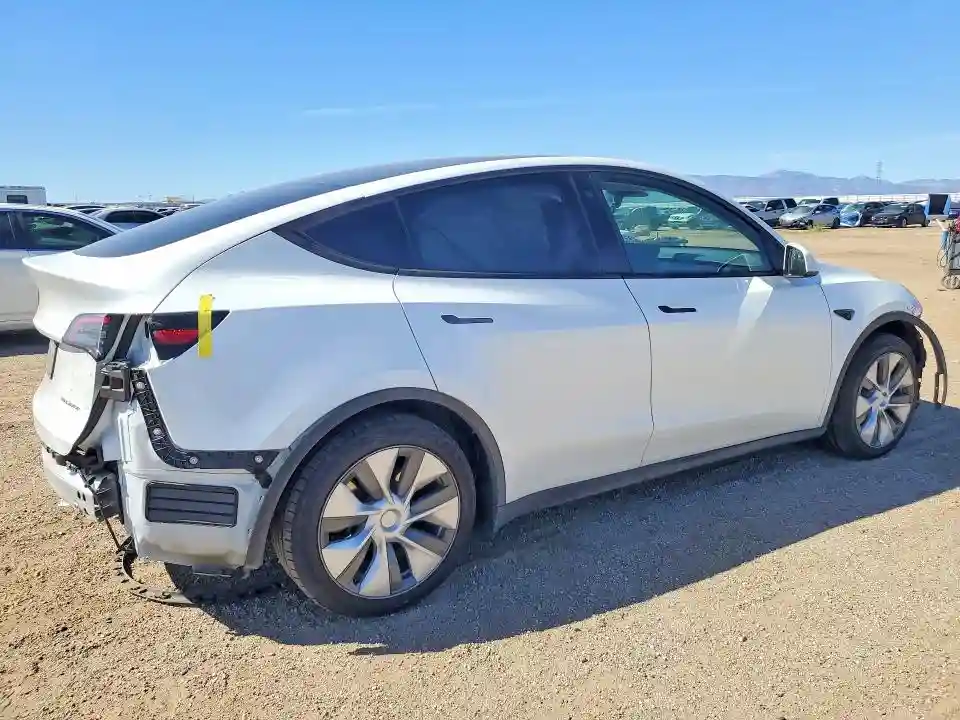 7SAYGDEE7PA034748 2023 TESLA MODEL Y-2