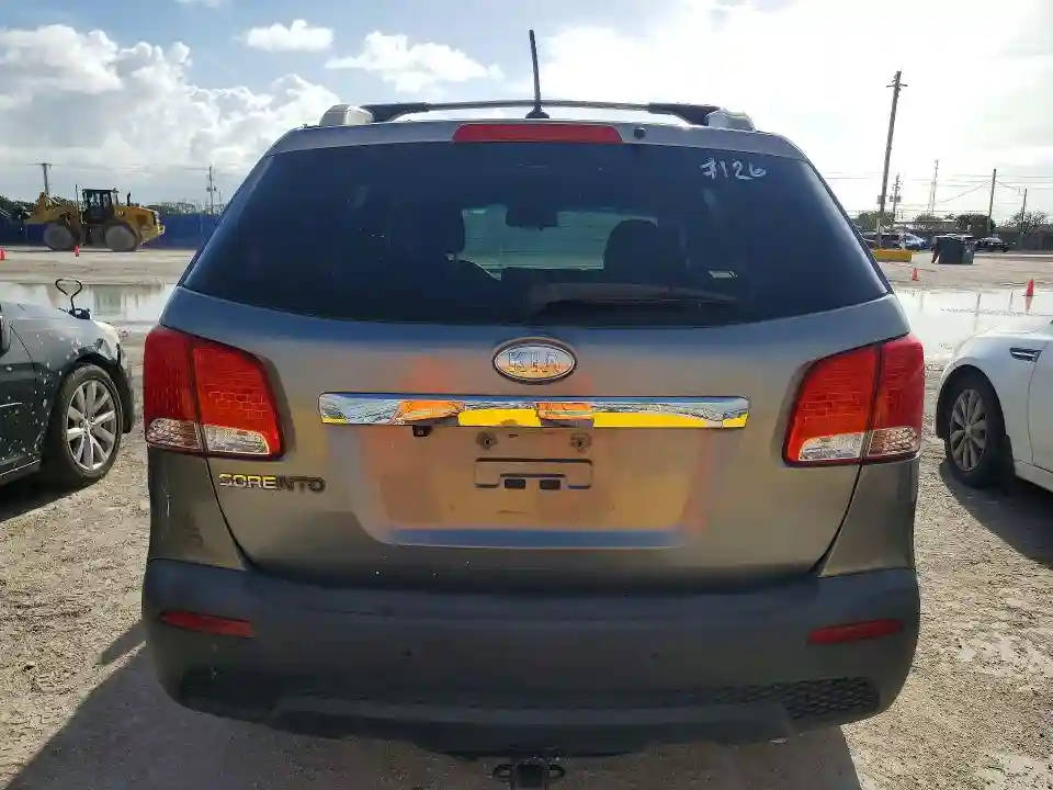 5XYKT3A63CG206447 2012 KIA SORENTO-5