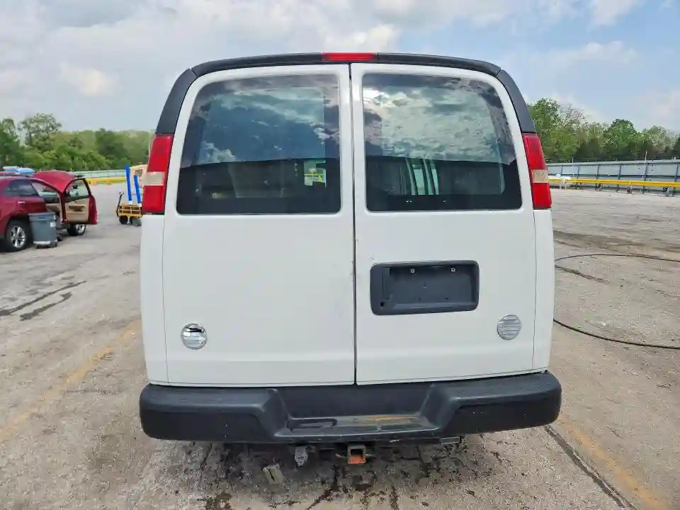 1GCWGFCG3B1128733 2011 CHEVROLET EXPRESS-5