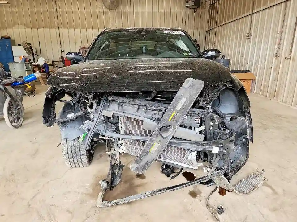 WA1EECF3XN1060826 2022 AUDI Q3-4