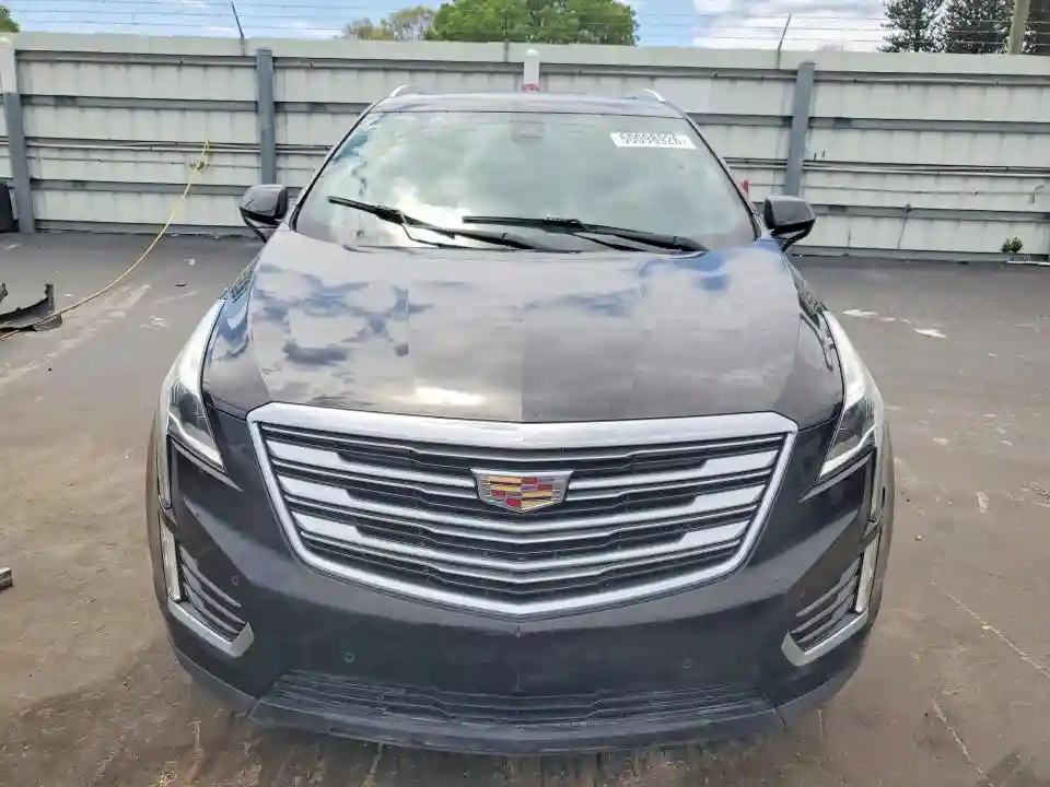 1GYKNCRS8HZ112031 2017 CADILLAC XT5-4