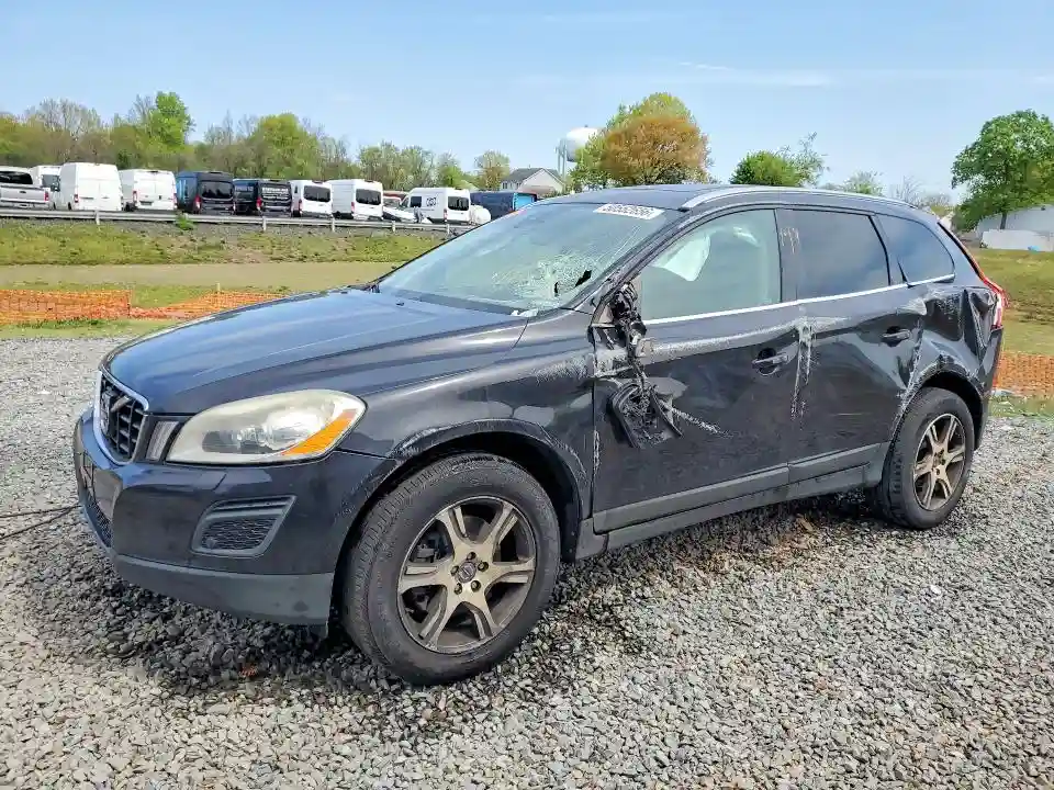 YV4902DZ6D2441506 2013 VOLVO XC60-0