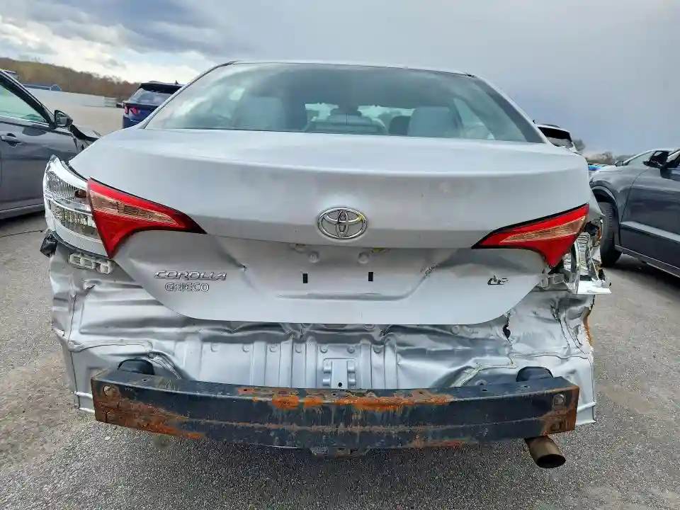 2T1BURHE4JC071047 2018 TOYOTA COROLLA-5