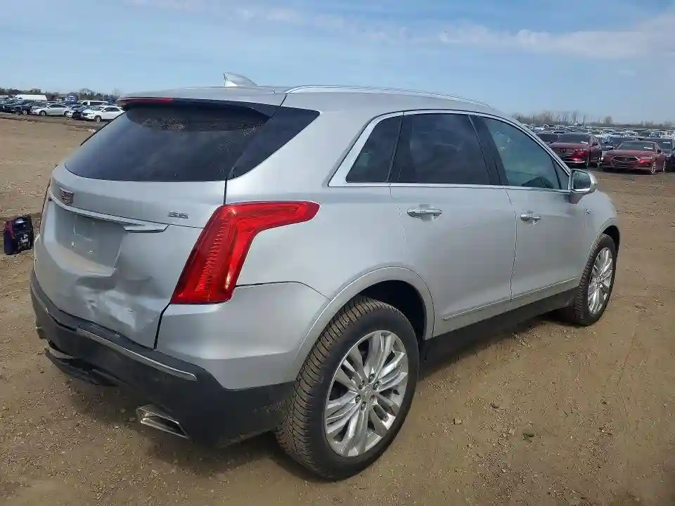1GYKNERS9HZ112647 2017 CADILLAC XT5-2