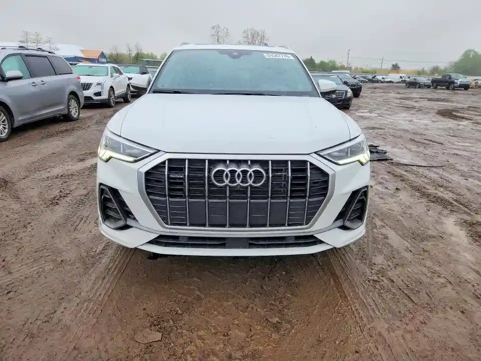 WA1EECF3XR1037374 2024 AUDI Q3-4