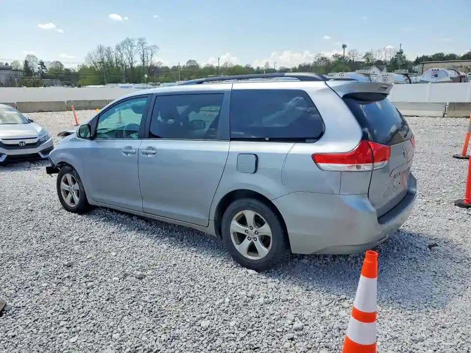 5TDKK3DCXBS168818 2011 TOYOTA SIENNA-1