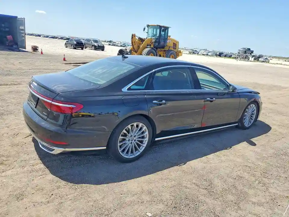 WAU8DAF85KN017664 2019 AUDI A8-2