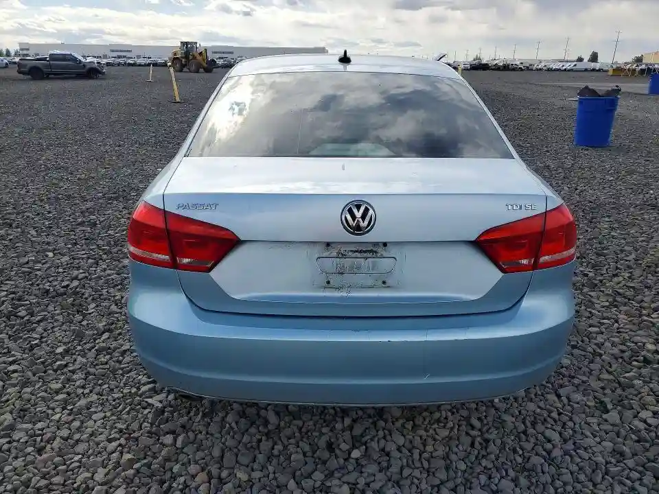 1VWBN7A34CC045647 2012 VOLKSWAGEN PASSAT-5