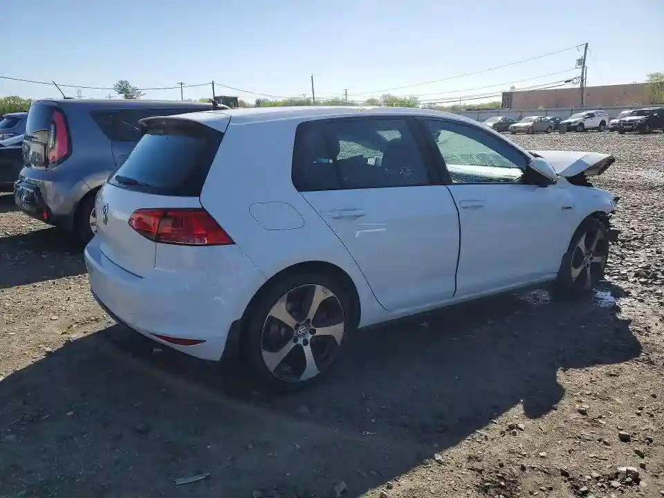 3VW547AU2GM055820 2016 VOLKSWAGEN GTI-2