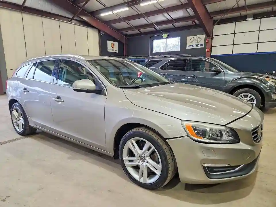 YV1612SM9F1267136 2015 VOLVO V60-3