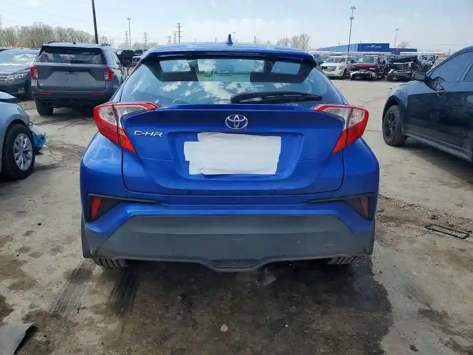 NMTKHMBX3JR014104 2018 TOYOTA C-HR-5