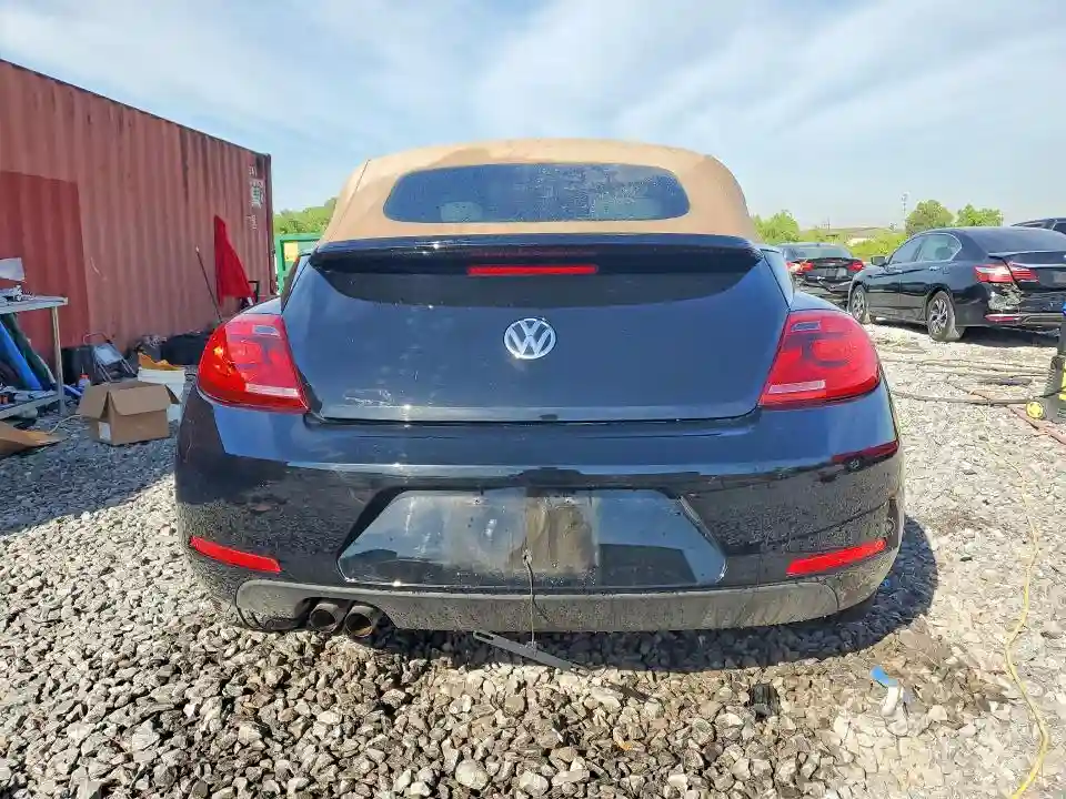3VW517ATXFM811702 2015 VOLKSWAGEN BEETLE-5