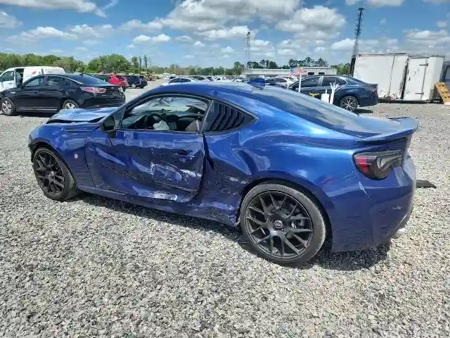 JF1ZNAA12H8701437 2017 TOYOTA 86-1