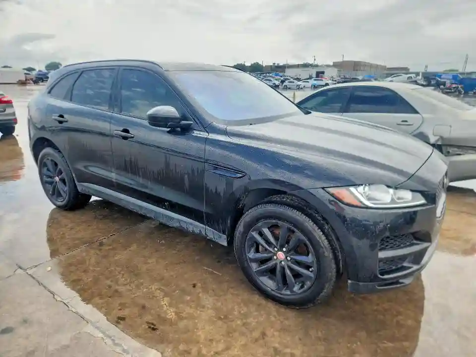 SADCJ2FXXKA354295 2019 JAGUAR F-PACE-3