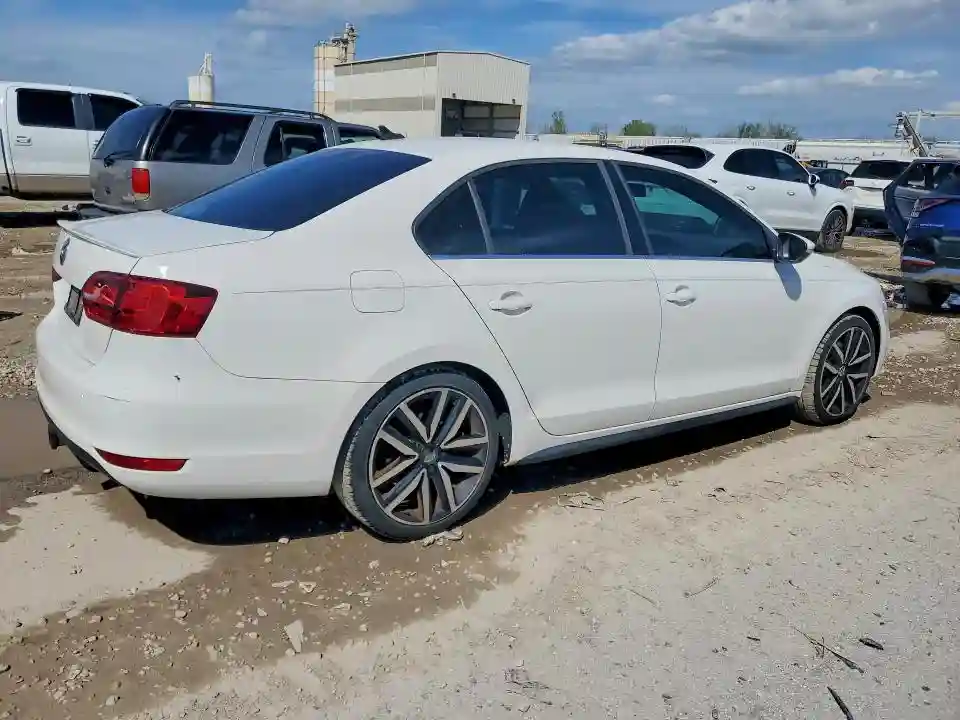 3VW567AJ9CM409262 2012 VOLKSWAGEN JETTA-2